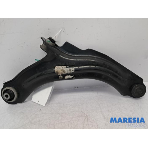 Renault - Clio - Front wishbone, left