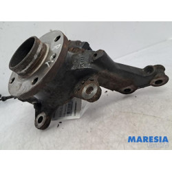 Renault - Clio - Knuckle, front right
