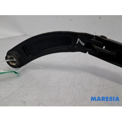 Renault - Clio - Front wiper arm
