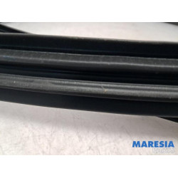 Renault - Clio - Front door seal 4-door, right