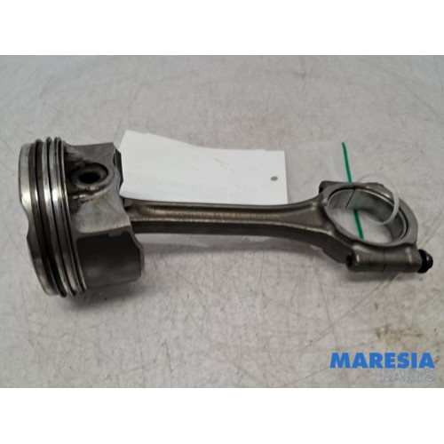 Citroen - DS3 - Connecting rod