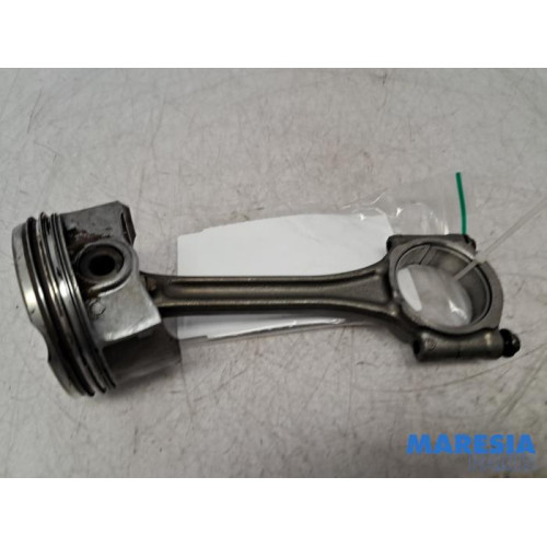 Citroen - DS3 - Connecting rod
