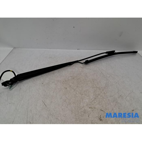 Citroen - C4 Cactus - Front wiper arm