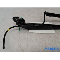 Citroen - C4 Cactus - Front wiper arm