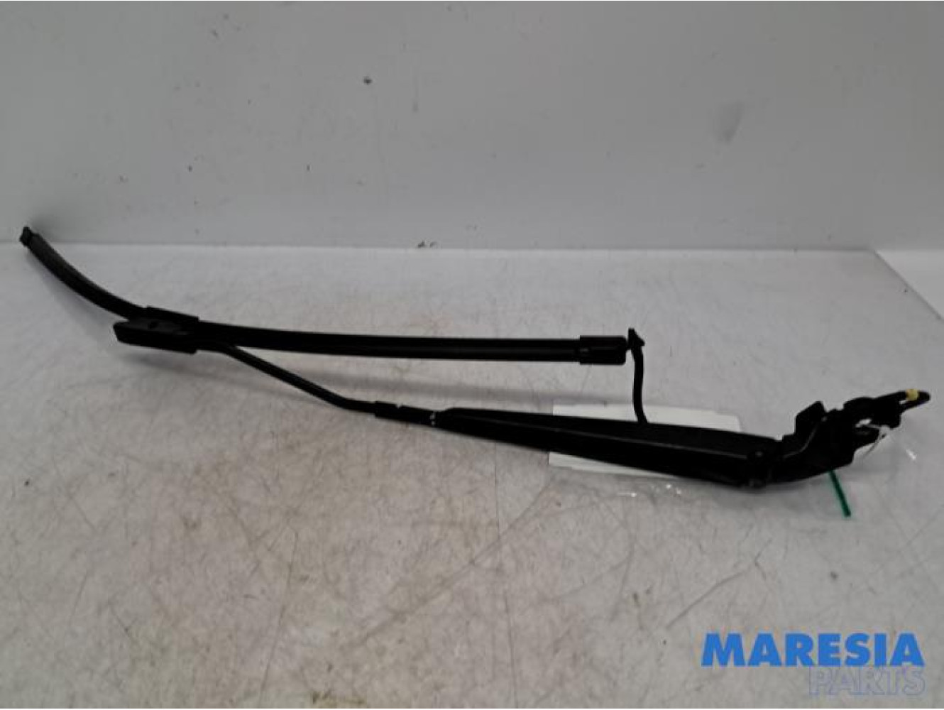 Citroen - C4 Cactus - Front wiper arm