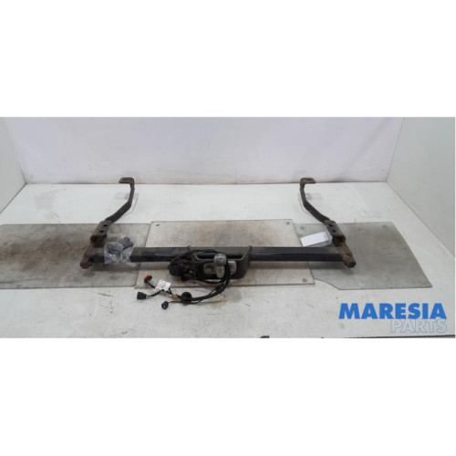 Renault - Trafic - Towbar