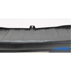 Renault - Trafic - Rear bumper component, central