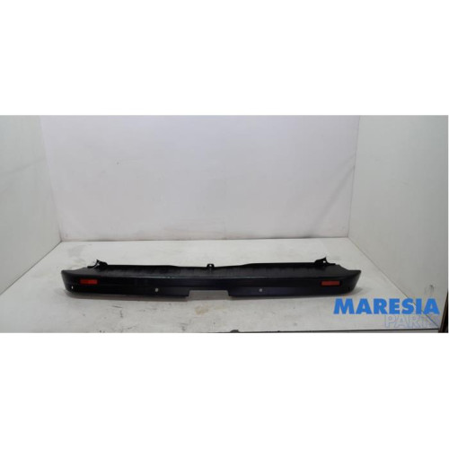 Renault - Trafic - Rear bumper component, central