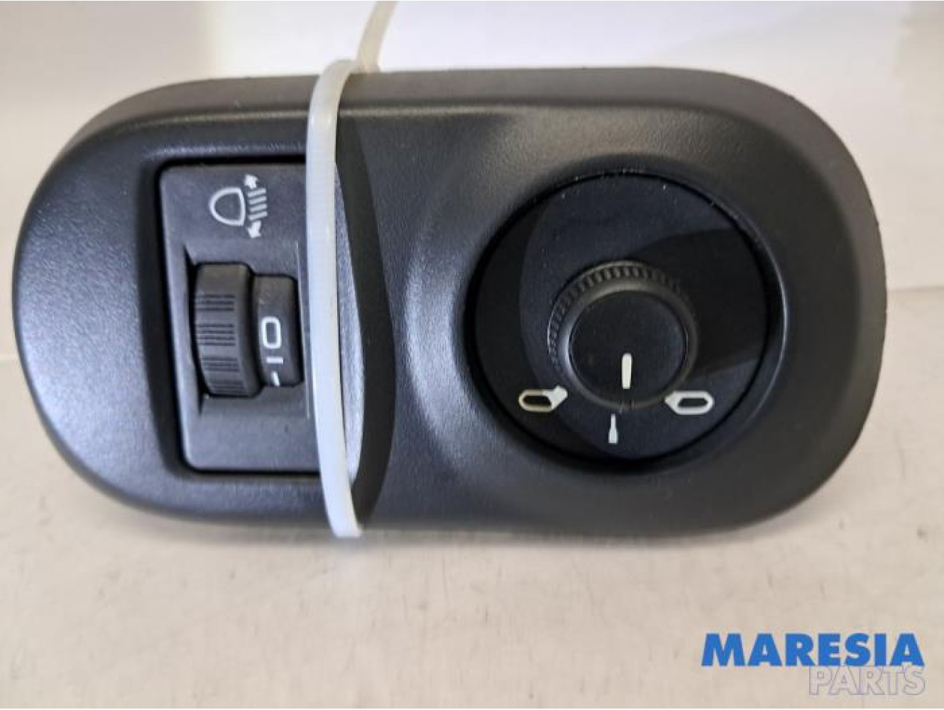 Citroen - C4 Cactus - Mirror switch