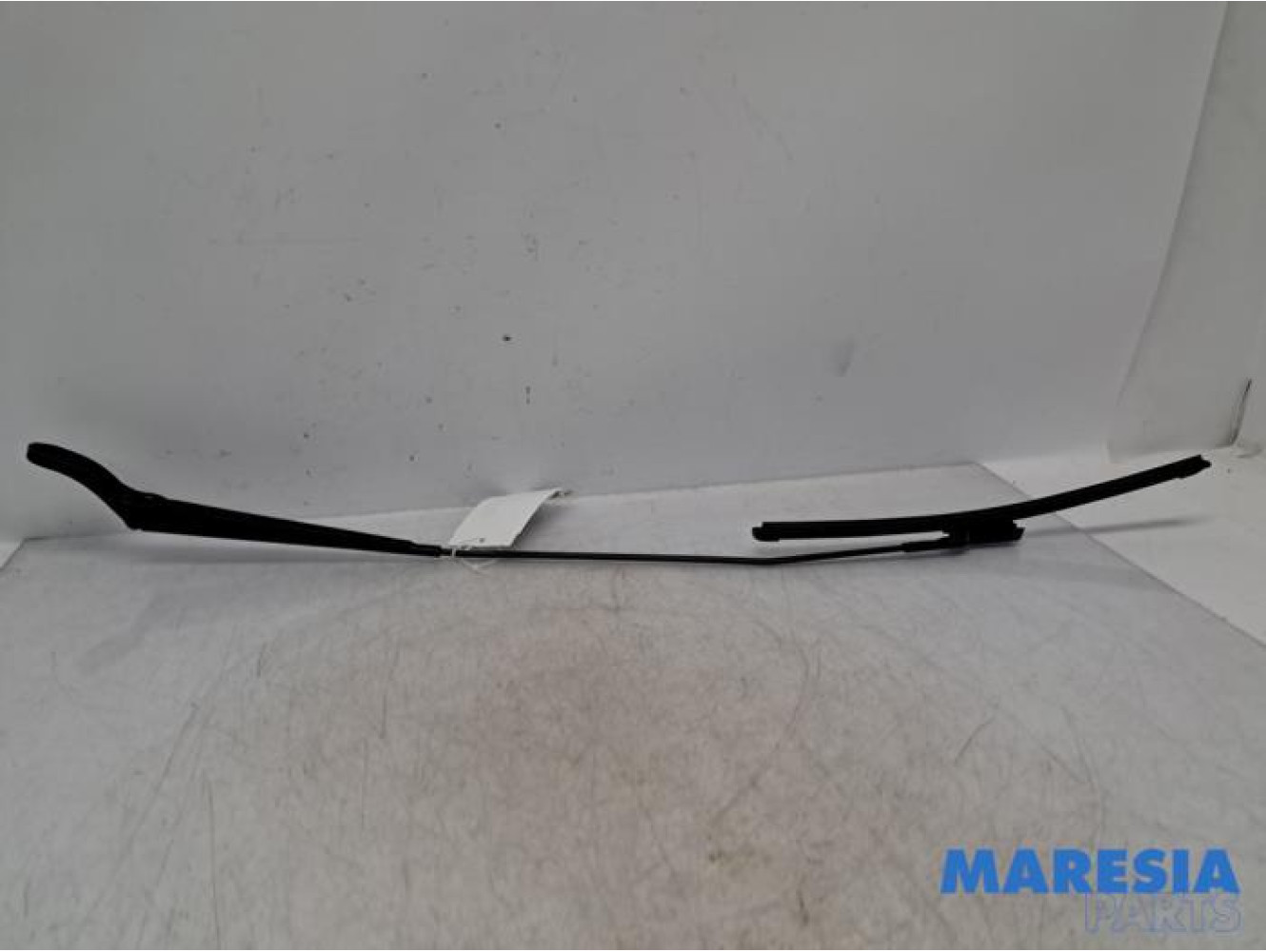 Citroen - Berlingo - Front wiper arm
