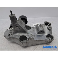 Renault - Master - Dynamostütze oben