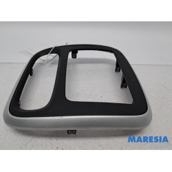 Renault - Trafic - Radio omlijsting