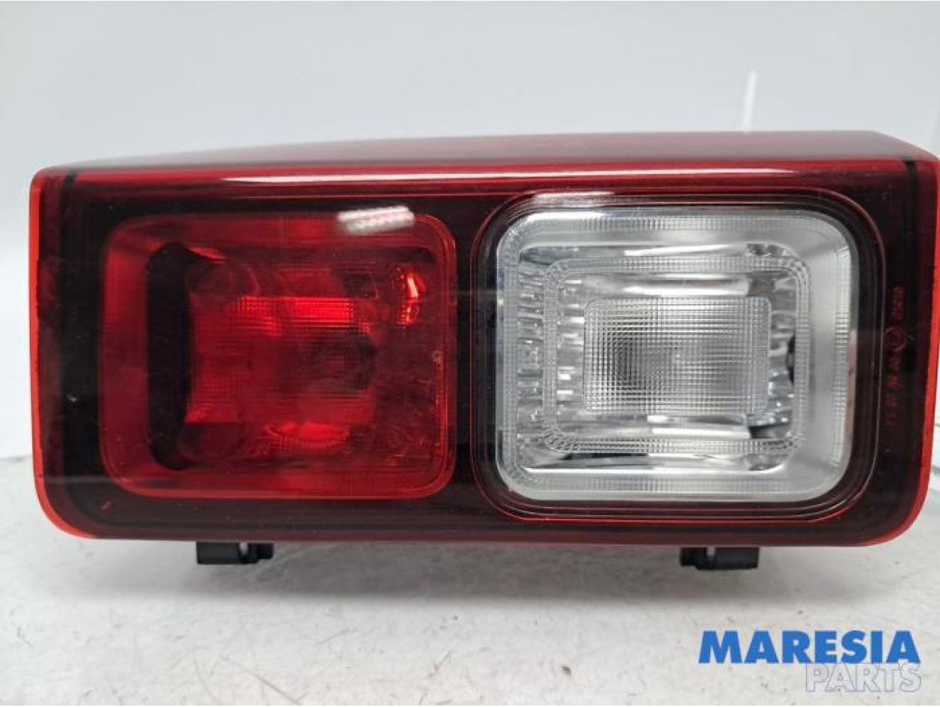 Renault - Trafic - Reversing light, left