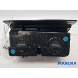 Renault - Trafic - Reversing light, left