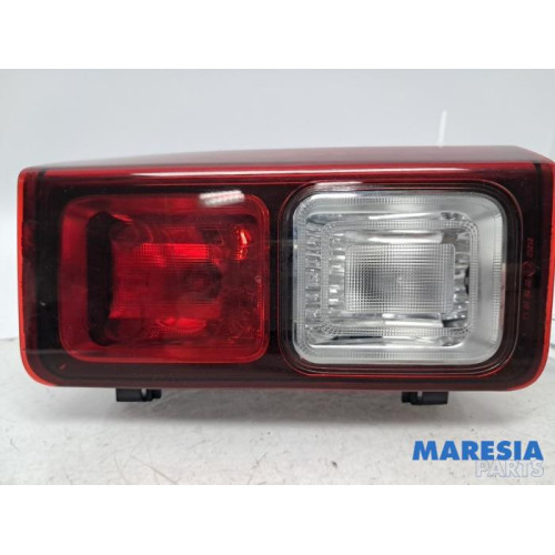 Renault - Trafic - Reversing light, left