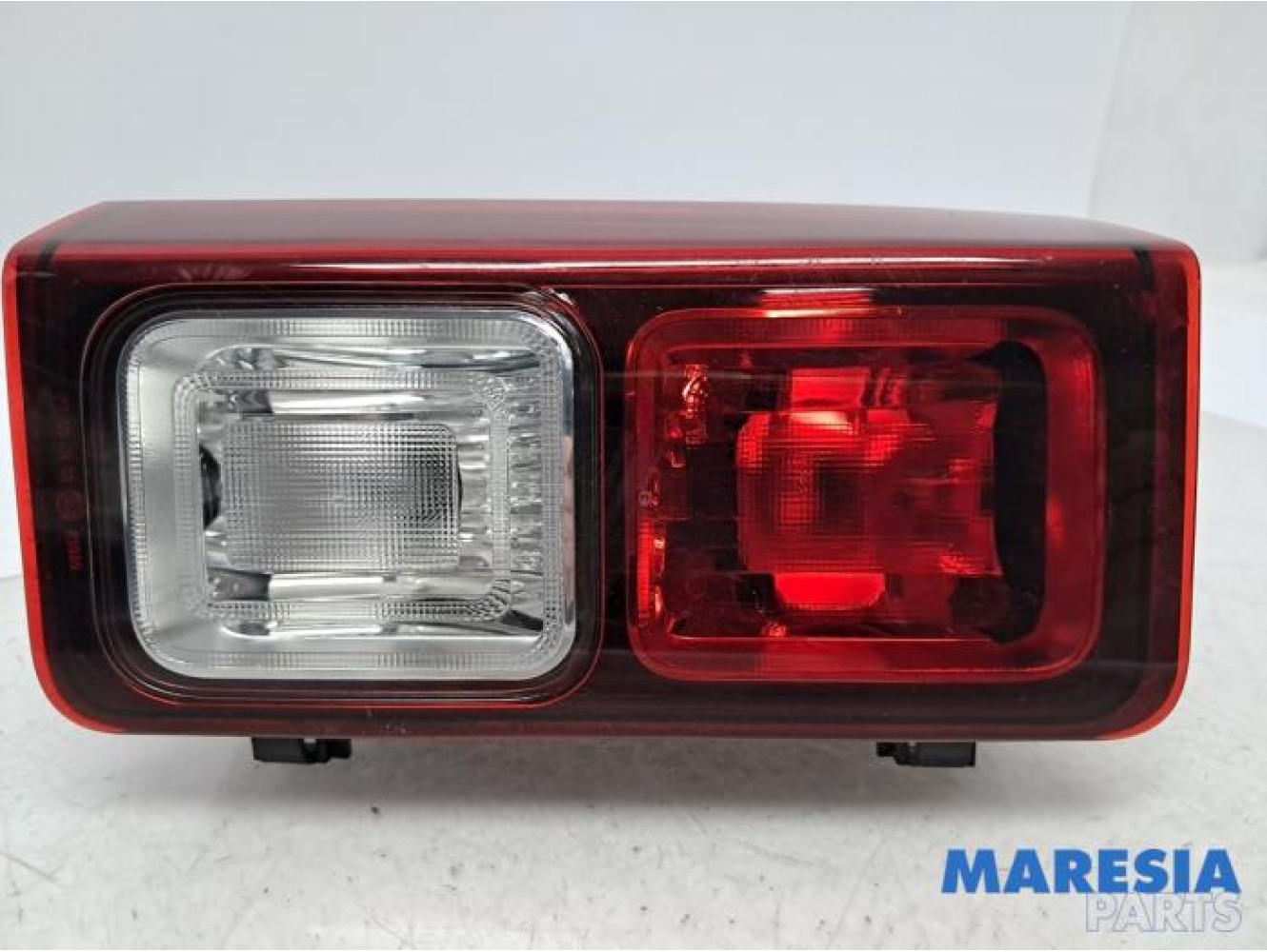 Renault - Trafic - Feu de recul droit