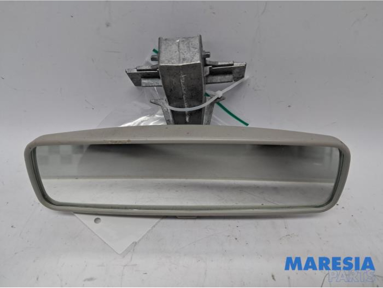 Renault - Clio - Rear view mirror