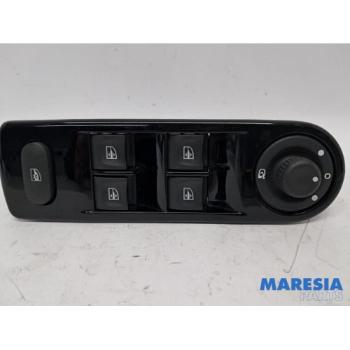 Renault - Clio - Multi-functional window switch