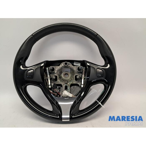Renault - Clio - Steering wheel