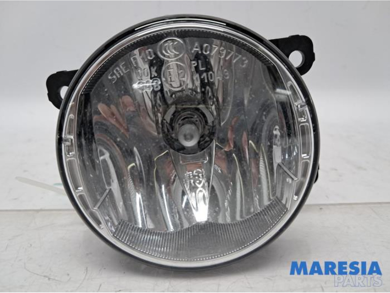 Renault - Clio - Fog light, front right