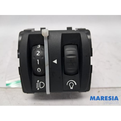 Renault - Clio - AIH headlight switch
