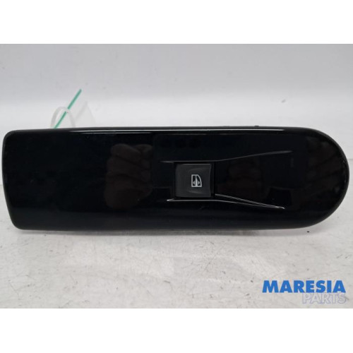 Renault - Clio - Electric window switch