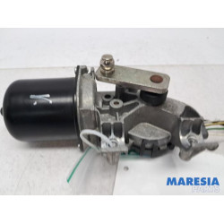 Renault - Clio - Front wiper motor