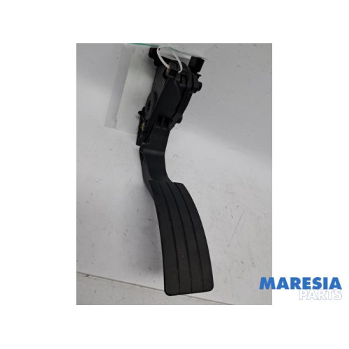 Renault - Clio - Accelerator pedal