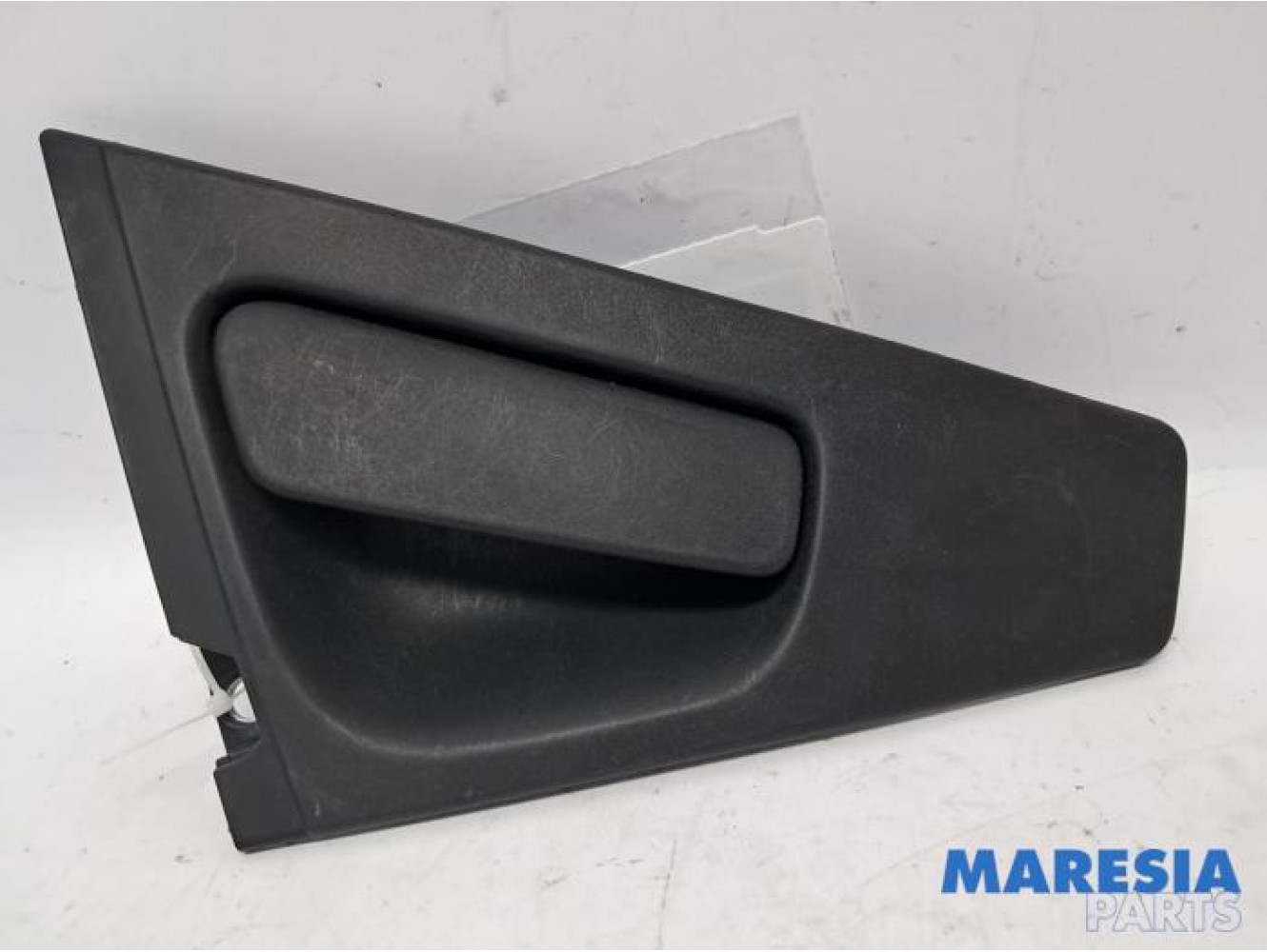 Renault - Clio - Rear door handle 4-door, left