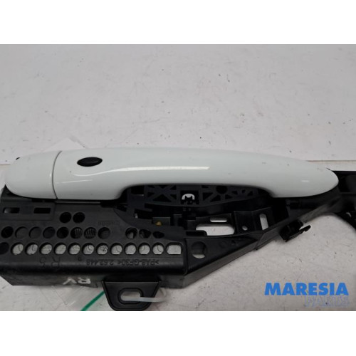 Renault - Clio - Front door handle 4-door, right