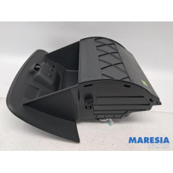 Renault - Clio - Glovebox