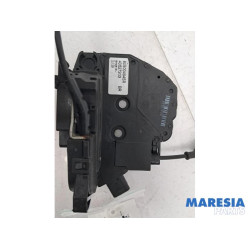 Renault - Clio - Front door lock mechanism 4-door, right