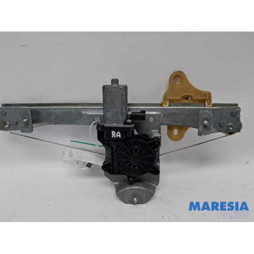Renault - Clio - Rear door window mechanism 4-door, right