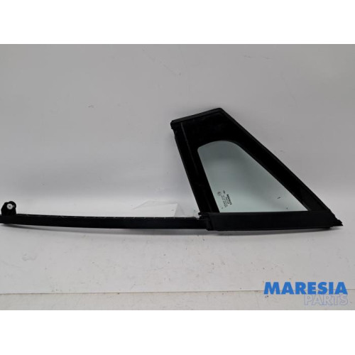 Renault - Clio - Quarter light, front left