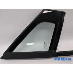 Renault - Clio - Quarter light, front right