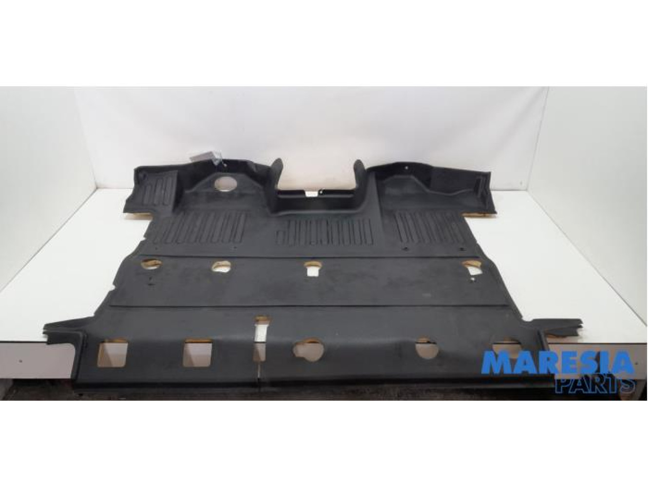 Opel - Movano - Carpet