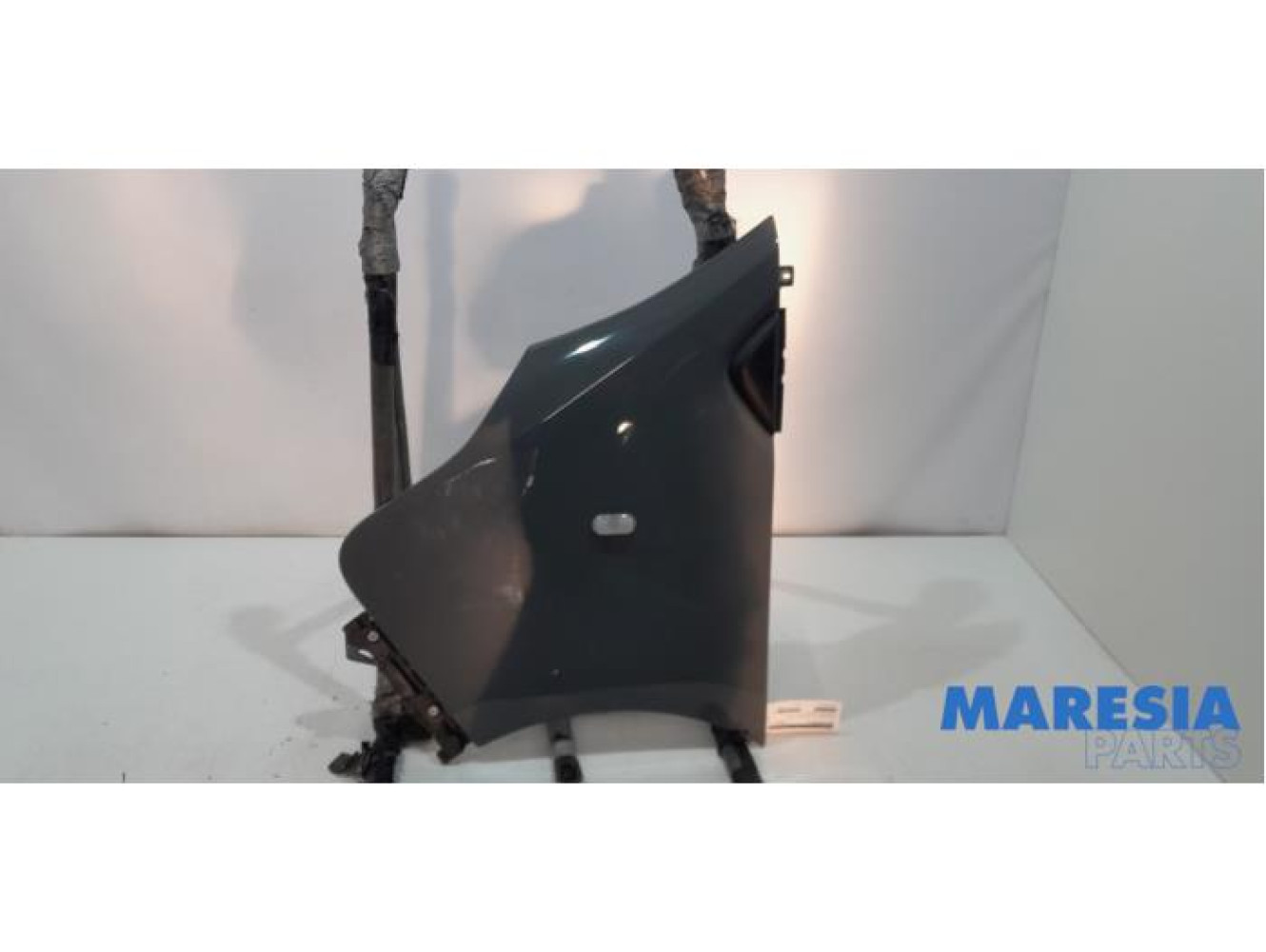 Opel - Vivaro - Scherm links-voor