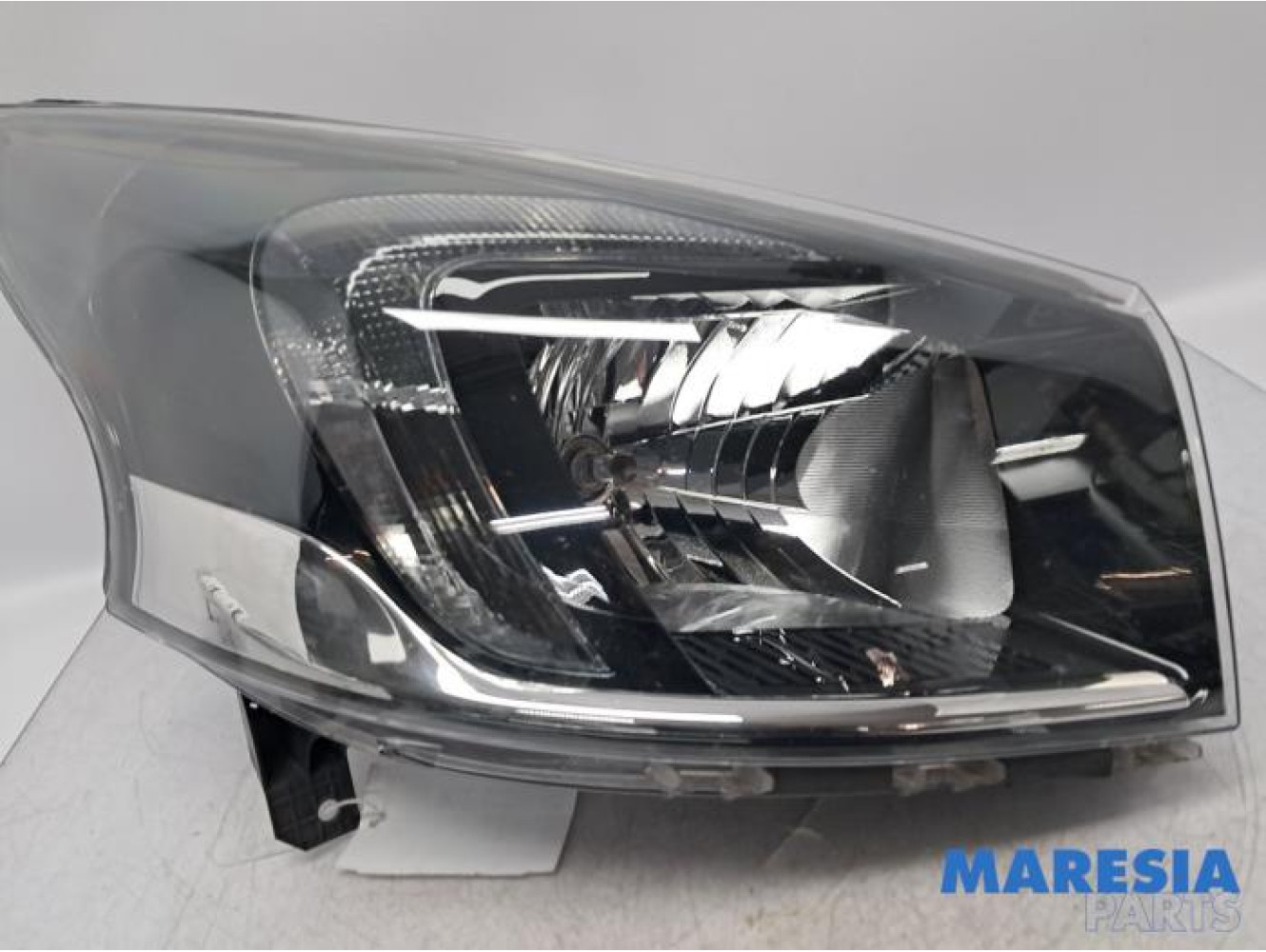 Opel - Vivaro - Koplamp rechts