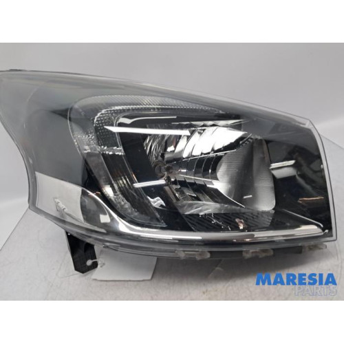Opel - Vivaro - Koplamp rechts