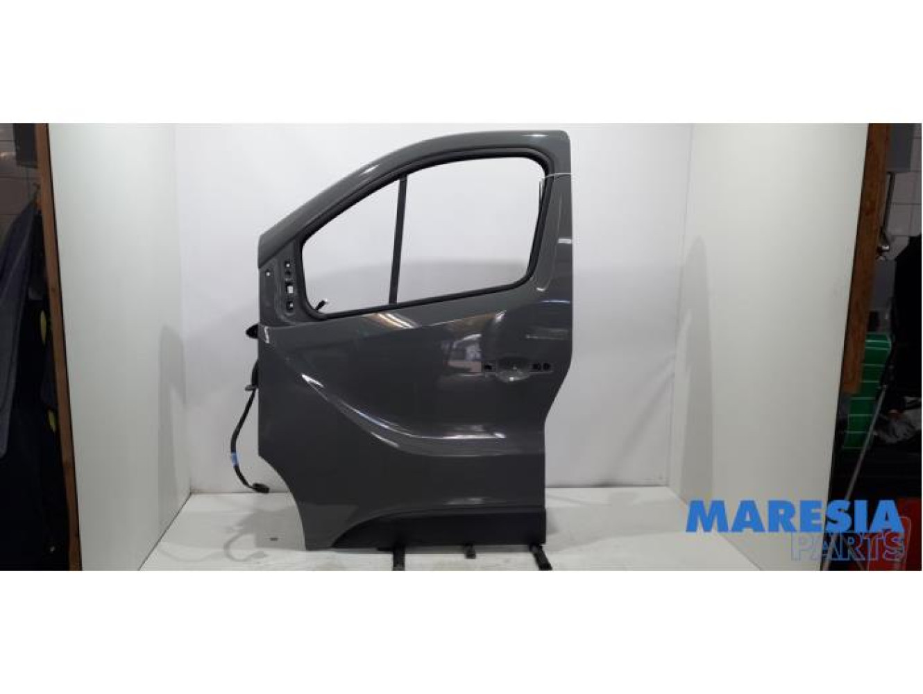 Opel - Vivaro - Portier 2Deurs links