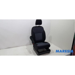 Opel - Vivaro - Sitz links