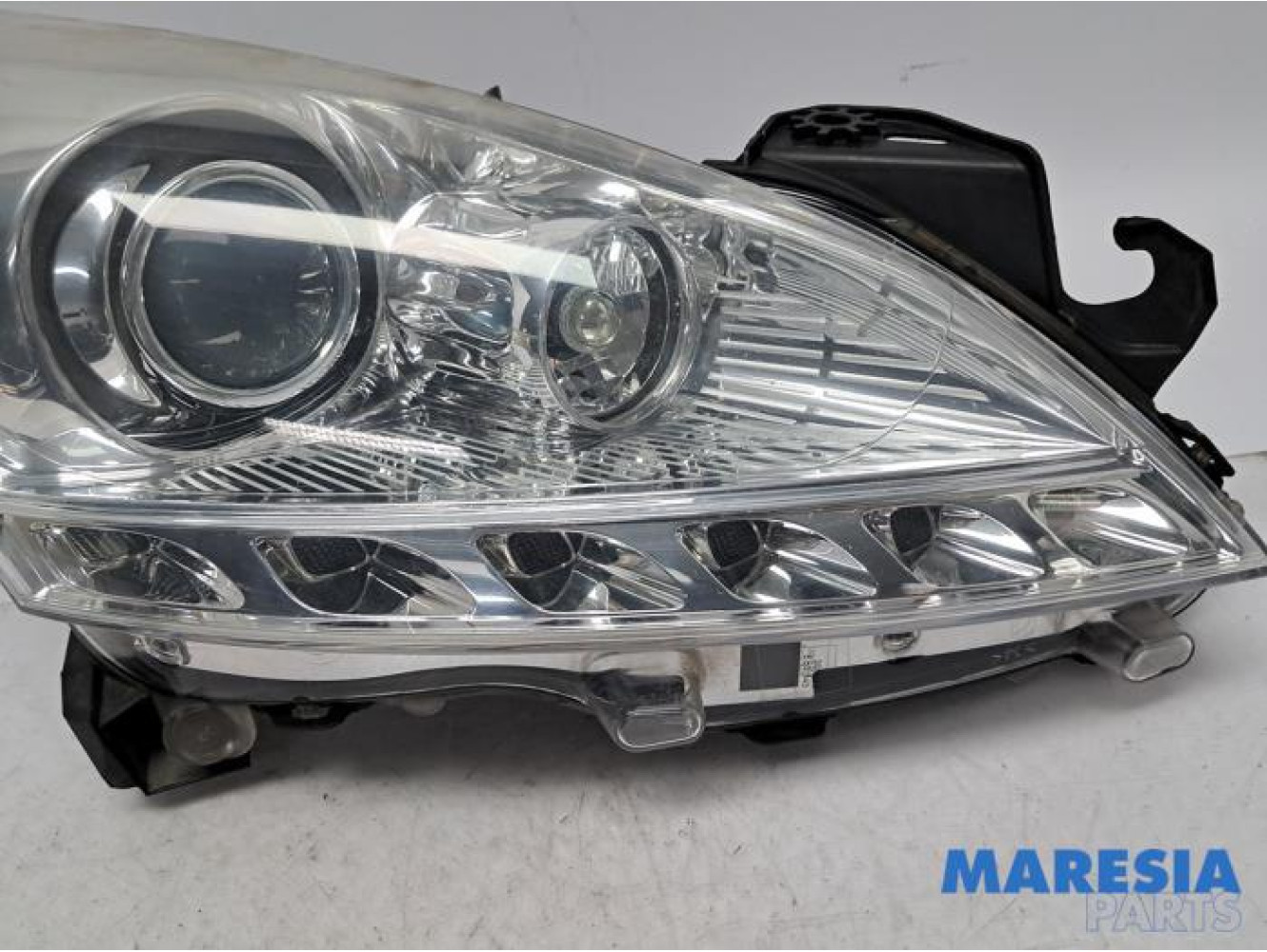 Peugeot - 3008 - Koplamp rechts