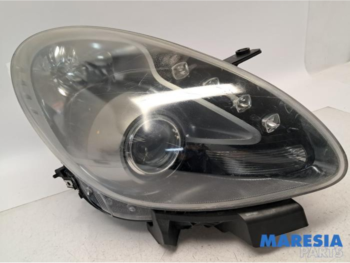 Alfa Romeo - Giulietta - Headlight, right
