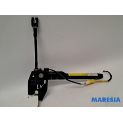 Alfa Romeo - Giulietta - Gordelspanner links