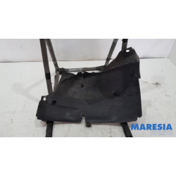 Renault - Clio - Wheel arch liner