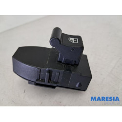 Alfa Romeo - Giulietta - Electric window switch