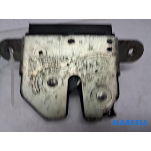 Alfa Romeo - Giulietta - Tailgate lock mechanism