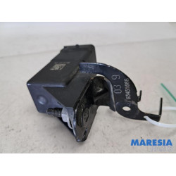 Renault - Trafic - Glow plug relay
