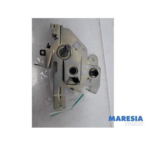 Renault - Trafic - Sliding door lock mechanism, right