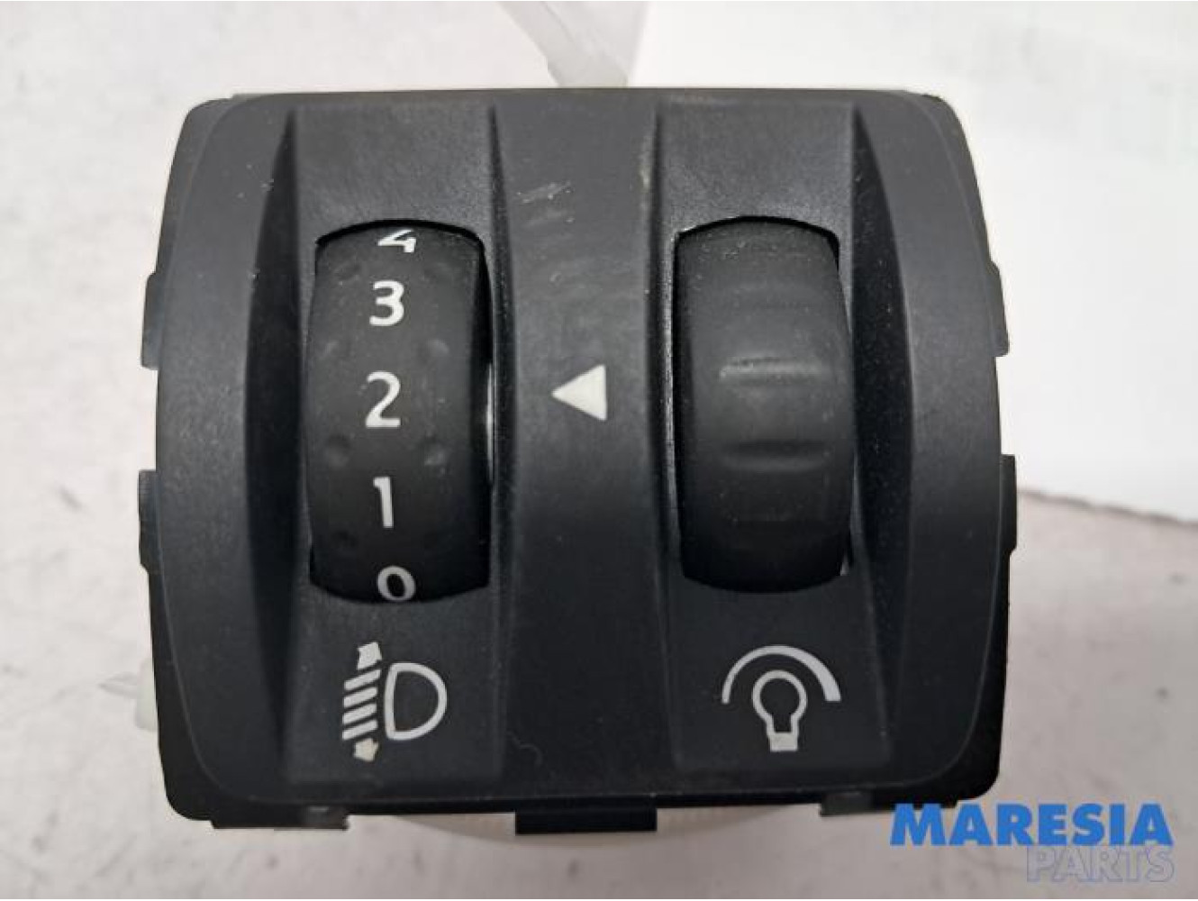 Renault - Trafic - AIH headlight switch